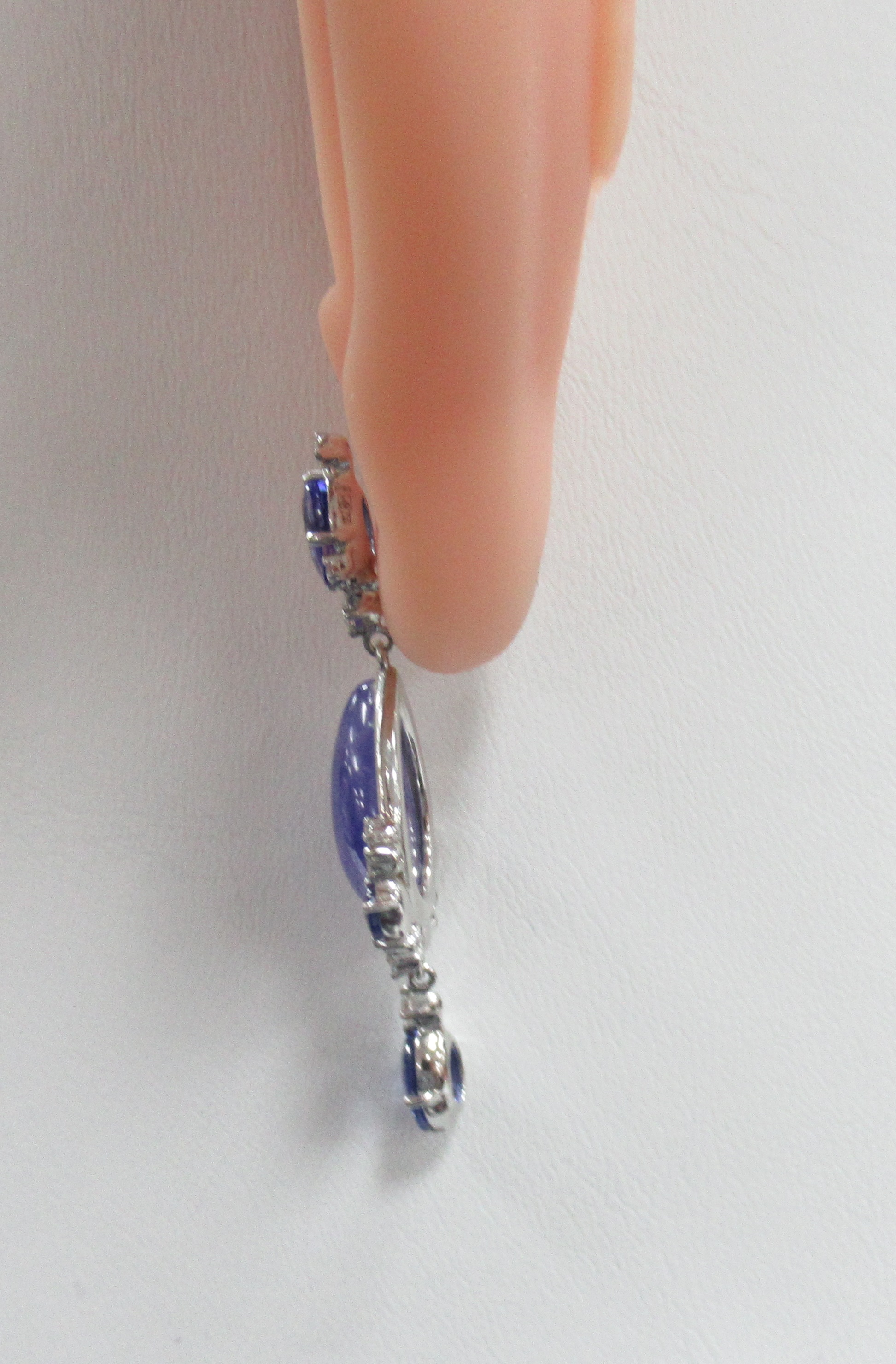 Серьги-пусеты из белого золота с танзанитами и сапфирами